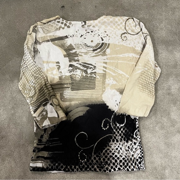 HALF SLEEVE EMBELISHED TOP - Picture 2 of 3